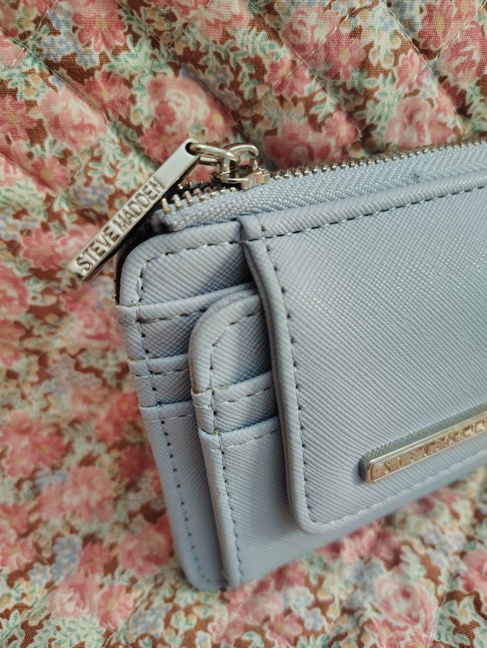 NWOT light blue card case wallet, Steve Madden, zipper pull